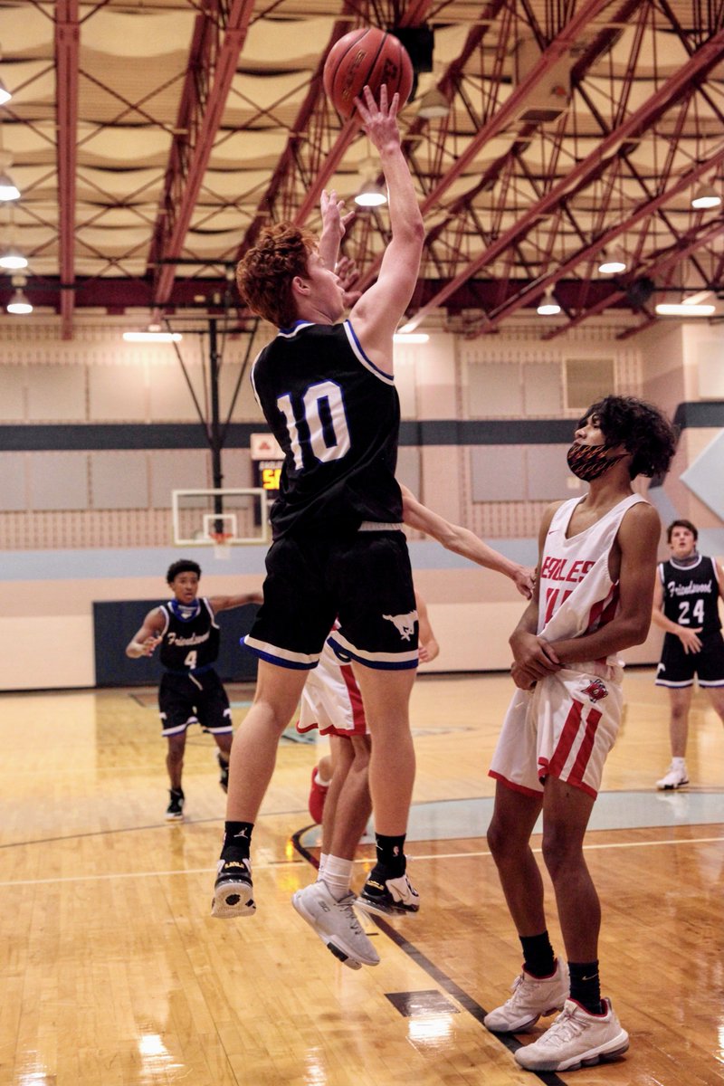 FwoodBoysBball's tweet photo. Next up is #10 Garrison Fritts!

Garrison is a 1 year letterman. Garrison was one of the hardest working players in our program during his HS career. It's been an honor to watch him grow into a fine young man over the past 4 years! #family https://t.co/2rJFOazzkp