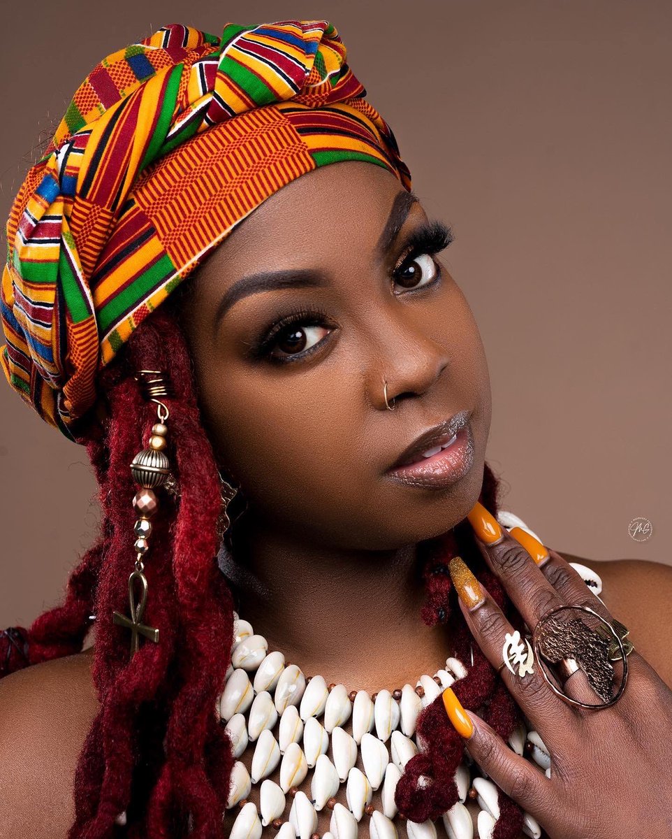 Soulful_Queen's tweet image. ✨Black love is black wealth❤️🖤💚

Protect the Black Woman
Appreciate the Black Man 
Generate Black Wealth 
Develop Family Land!
🖤✨

Beautiful Black Series Photoshoot ✨

📸 @mgimagesStudios 
Hairstylist @Dalisaaa 

#BlackWomen #BlackHistoryMonth  #Blackhistorymonth2022