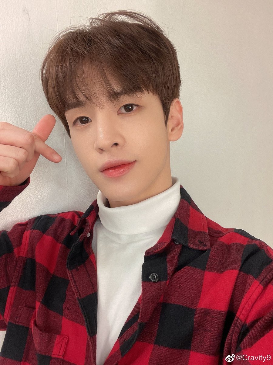 almsource's tweet image. #앨런 #크래비티