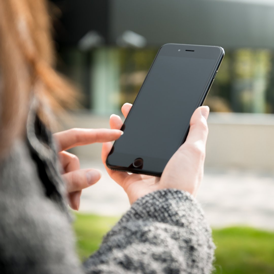 The next step to ordering contacts is in your hands🤳 Download our app for fast and easy reordering! bit.ly/3ugAP28