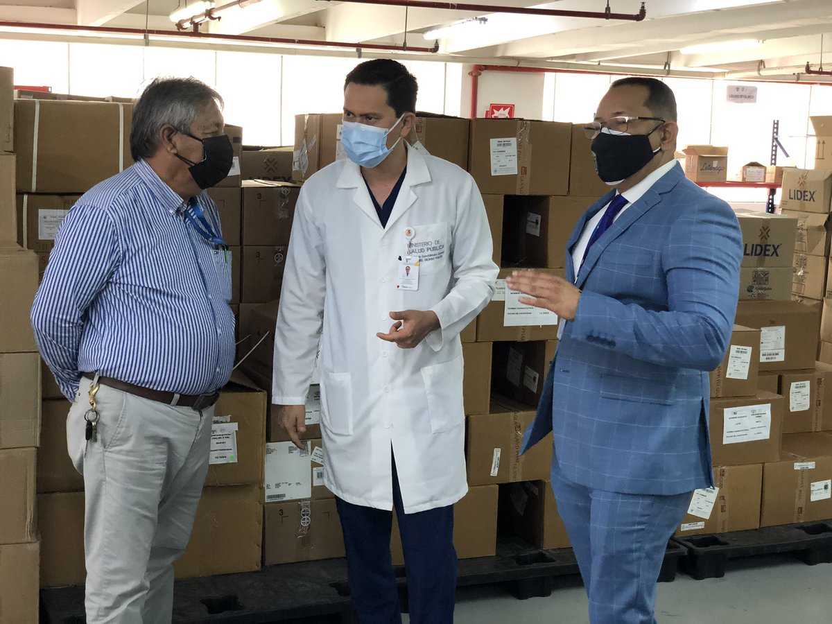 HGuayaquil's tweet photo. #HOY | Comisión de salud de la @AsambleaEcuador recorren el @HGuayaquil junto a @AlexaZambranoMD, coordinadora @Salud_CZ8 y autoridades del nosocomio, donde constataron el incremento del abastecimiento de medicamentos que garantizan tratamientos efectivos a los pacientes. https://t.co/4c7rO1oWqd