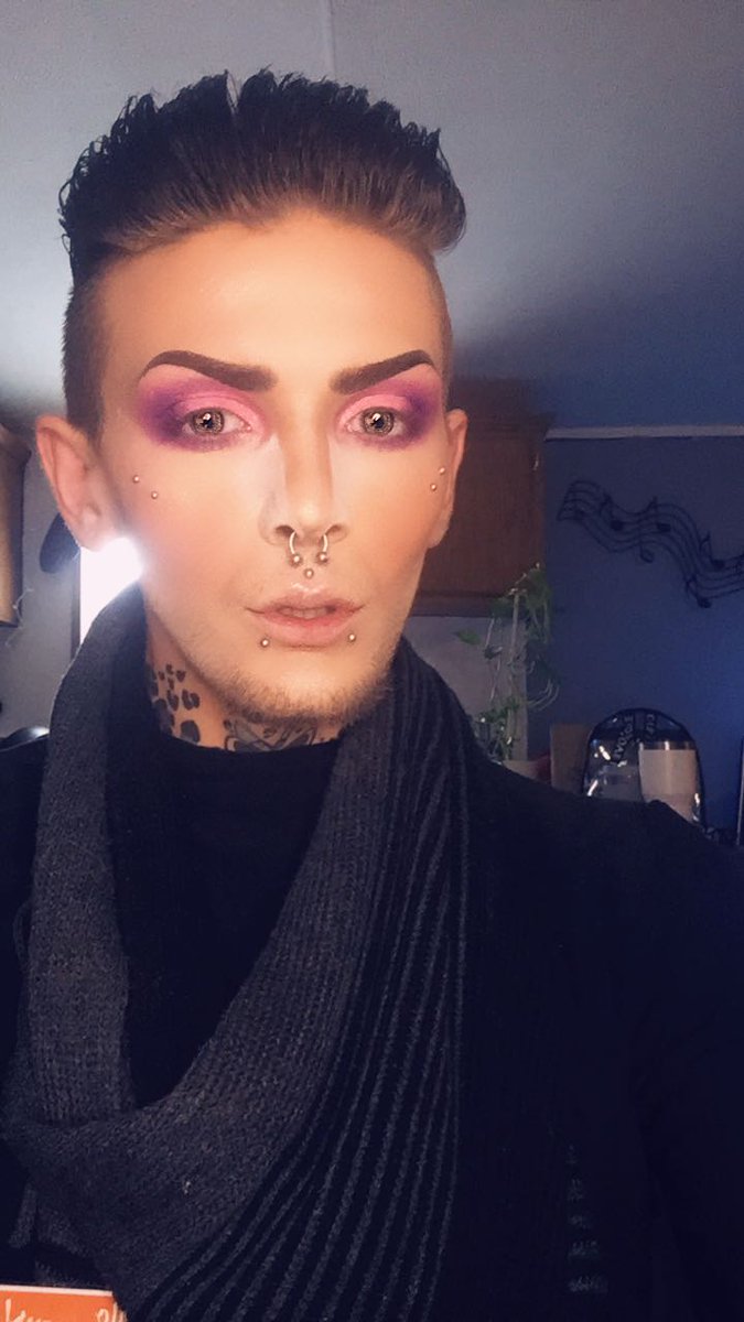 barbiechaotic's tweet photo. @ABHcosmetics Seriously! Pink isnt just a color, its a vibe , a taste , a smell ... The color just invigorates the human senses , 😘
#abhxalyssaedwards palette 🔽 https://t.co/F41nnb8pul