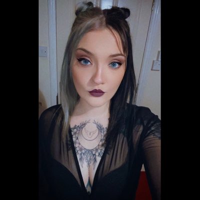 Laurasimons87's tweet photo. #NewProfilePic https://t.co/Ir3mQtoxjD