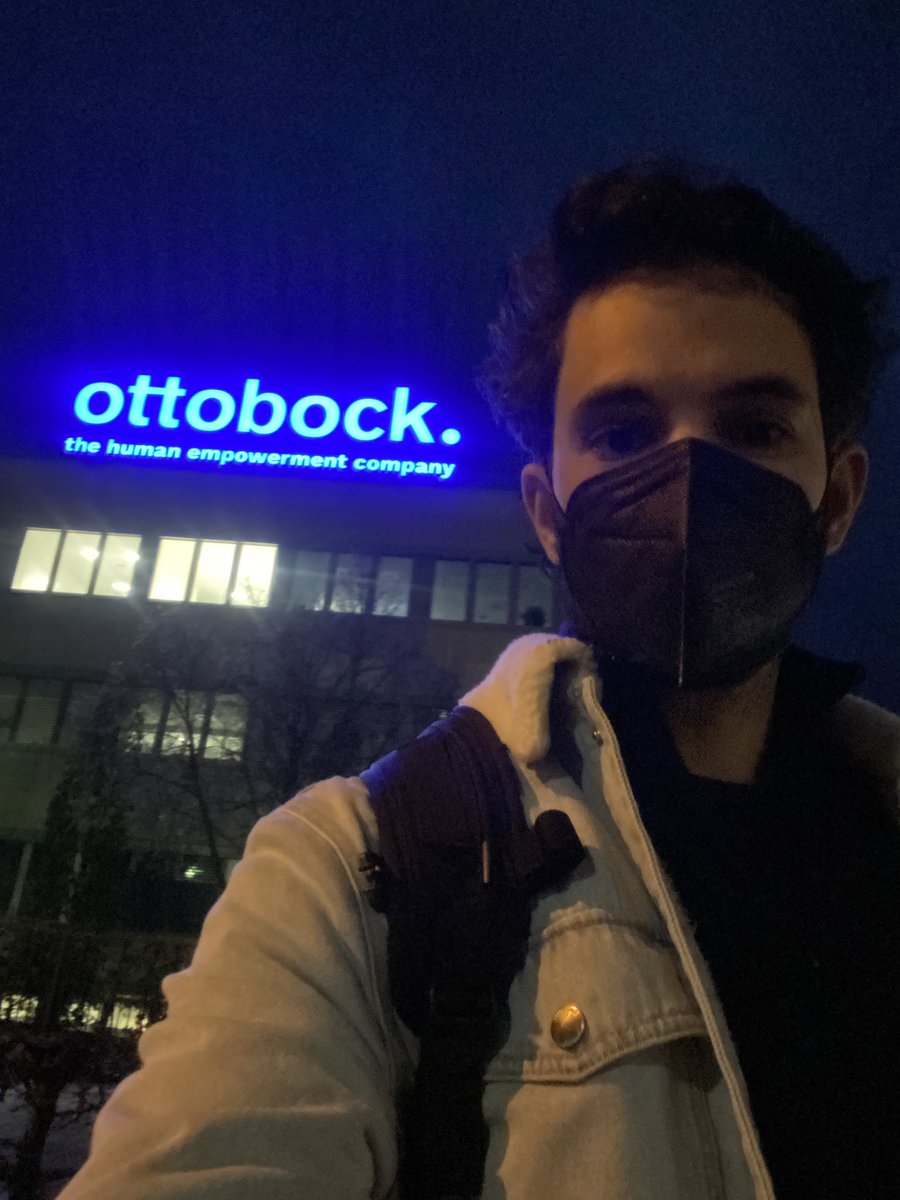 بعد ما كانت الاطراف الصناعية بتاعات شركة اوتوبوك مصدر إلهام لنا في الشغل أيام مؤسسة أبحاث، اليوم نبدا أول يوم تدريب في قسم البحث والتطوير في شركة اوتوبوك. نشتغل معاهم على احدث الحاجات عندهم، شيء ما كنتش نتخيل يصير 😍، الحمد لله على توفيقه وارشاده
جو سمح جوا غير التصوير ممنوع