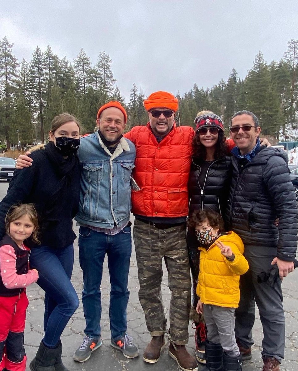 HunnamHedlund's tweet photo. More with FUNcle Charlie in Lake Arrowhead! #charliehunnam #lastlooks 📷 Scott McCrorie https://t.co/RKmPrvmoZP