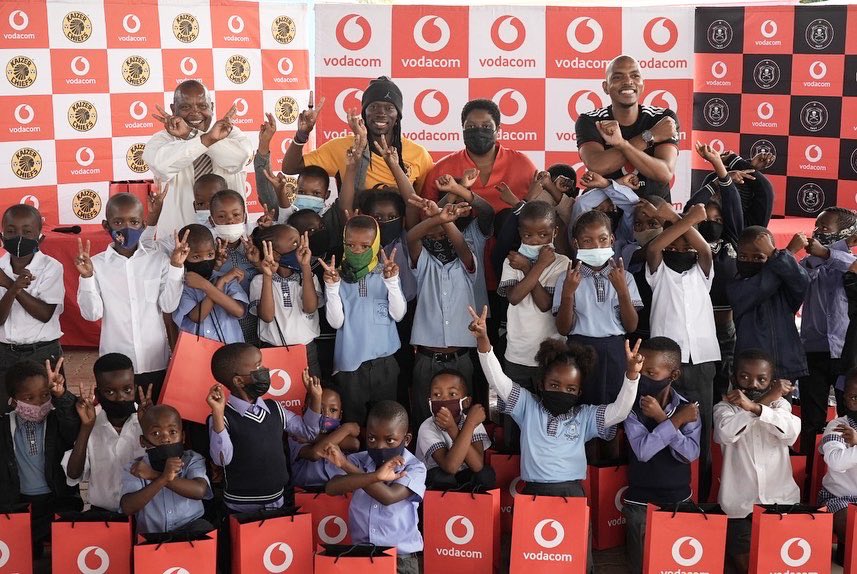pm_foundation's tweet photo. Our founder &amp; CEO @thebold_27 joined @VodacomSoccer and @orlandopirates at Bathabile Primary School in Olivenhoutbosch. The event speaks &amp; aligns with us in terms of community upliftment, it represents our Vision and Mission as @pm_foundation #FurtherTogether #Back2School #PMF https://t.co/wEc623hsfv
