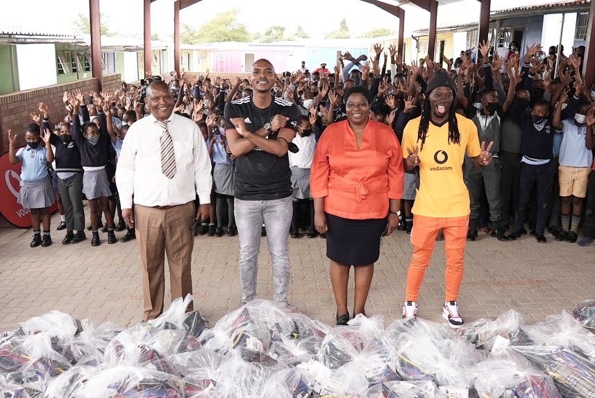 pm_foundation's tweet photo. Our founder &amp; CEO @thebold_27 joined @VodacomSoccer and @orlandopirates at Bathabile Primary School in Olivenhoutbosch. The event speaks &amp; aligns with us in terms of community upliftment, it represents our Vision and Mission as @pm_foundation #FurtherTogether #Back2School #PMF https://t.co/wEc623hsfv