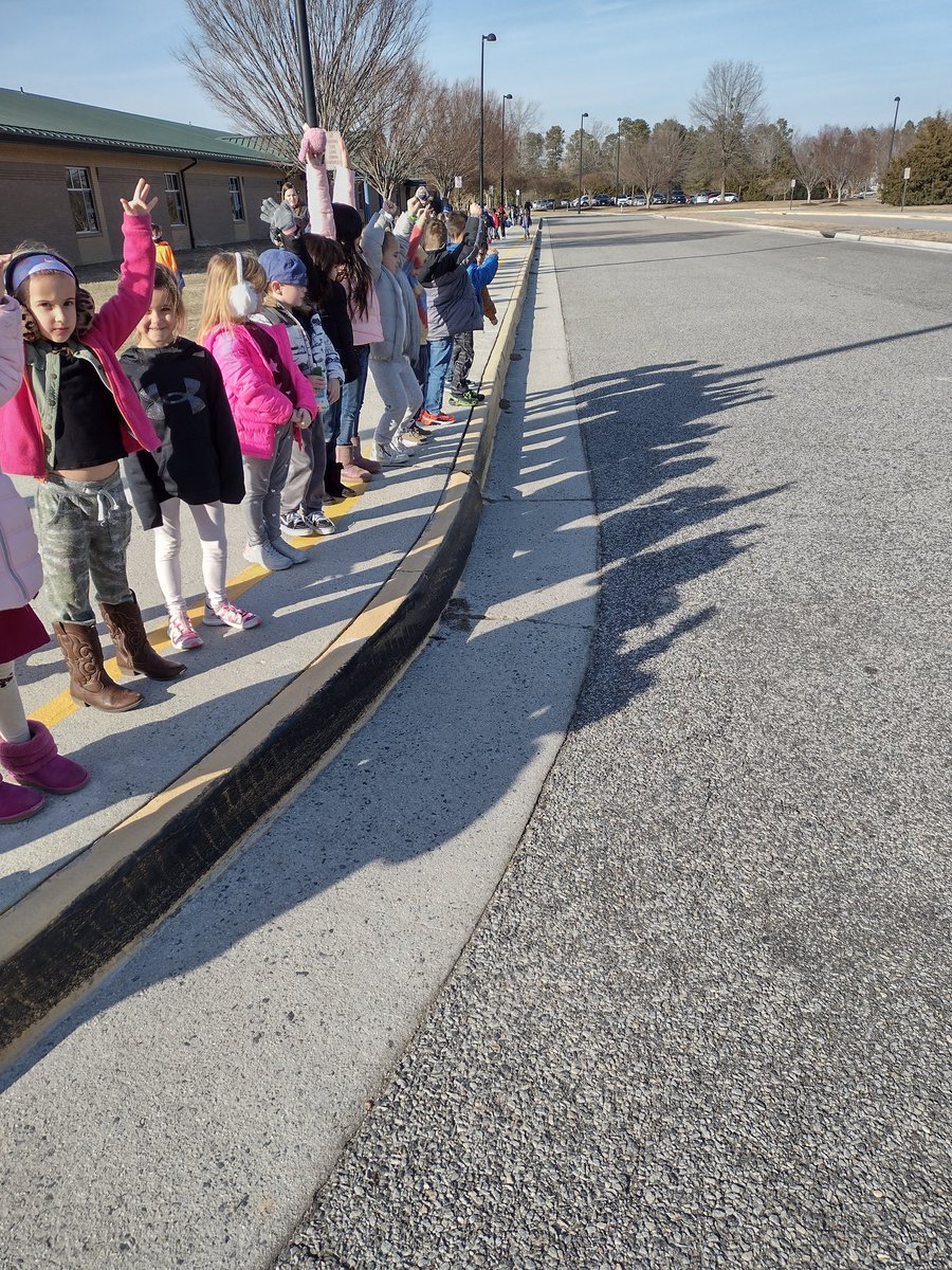 MeganHetterich's tweet photo. Having fun with shadows! π₯π¦π #springrunfun #springrunstrong https://t.co/nXojEe9PjS