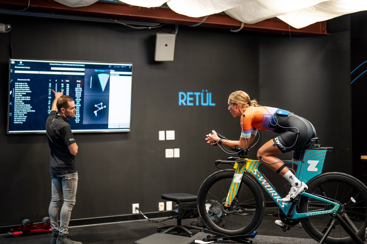 Zwift Tri tweet media