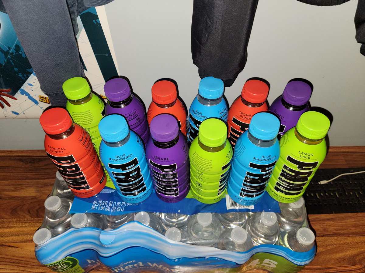 KarateNinja0's tweet photo. @KSI @LoganPaul @PrimeHydrate https://t.co/zwlJl5J5yR