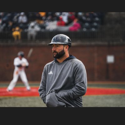 #NewProfilePic Head Coach Willard. #Herd☝🏼🦬