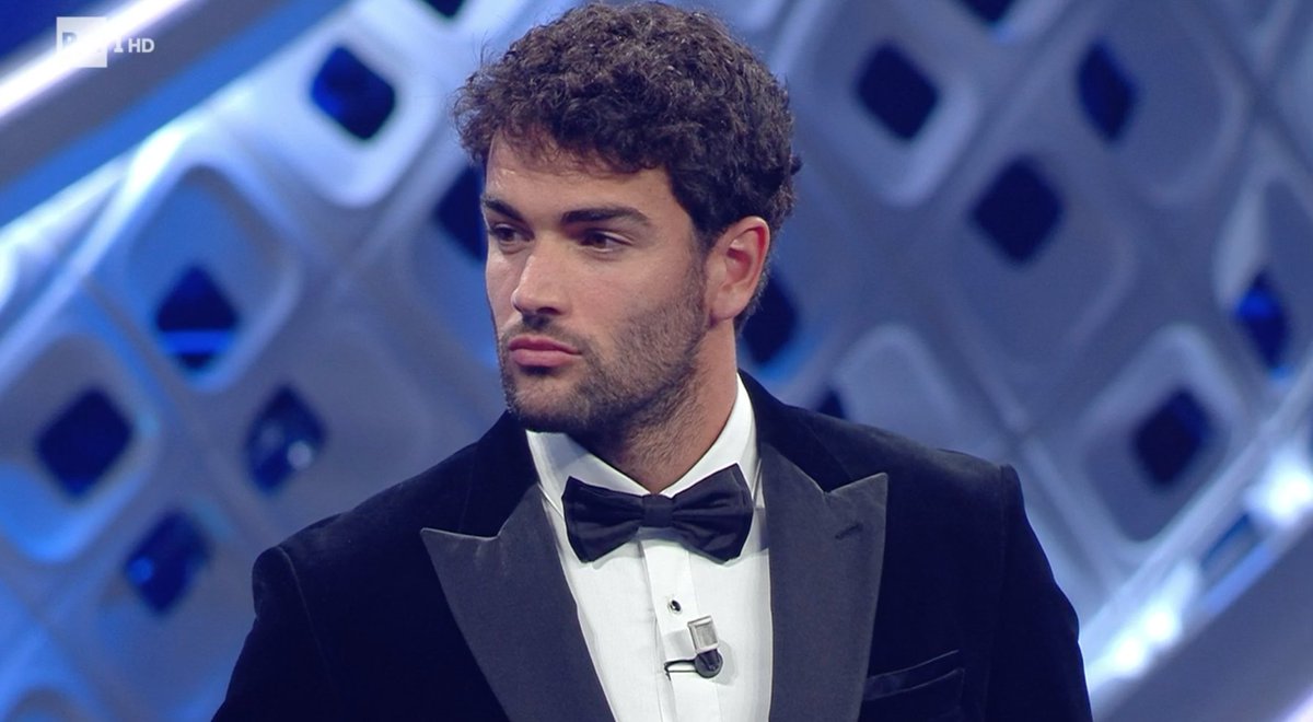 vivonelkaos's tweet photo. Domani ci saranno più test di gravidanza che tamponi #Sanremo2022 https://t.co/E7YH3z8jZ3