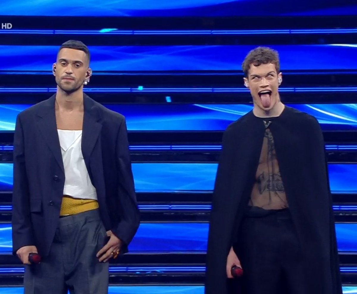 lamargheeeee's tweet photo. Blanco e Mahmood, il diavolo e l’acqua santa. Che canzone, #brividi  #Sanremo2022 https://t.co/ND1NJwtDnR