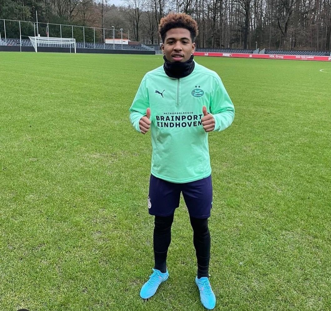 RikElfrink's tweet image. PSV-rechtsback Shurandy Sambo heeft de looptraining voorzichtig hervat, laat hij weten via Instagram. Ligt goed op schema om nog dit seizoen zijn rentree te maken na een kruisbandblessure.