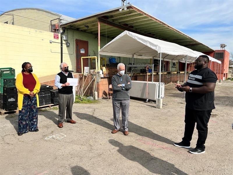 RepJimCosta's tweet image. Proud to support @CentralValleyCF and @SaintRest &amp;amp; @fresnometmin as they work to improve Southwest Fresno. The St. Rest + Food to Share program feeds families, creates jobs, and will help our small farmers. As it grows, our community improves. #BuildBackBetter