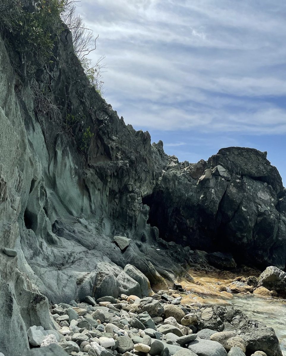 KTravelsource's tweet image. Somewhere at #TrunkBay. There is so much to #Explore here! #saintjohn #stj #usvi #travel #vacation #usvi #visitusvi #usvirginislands