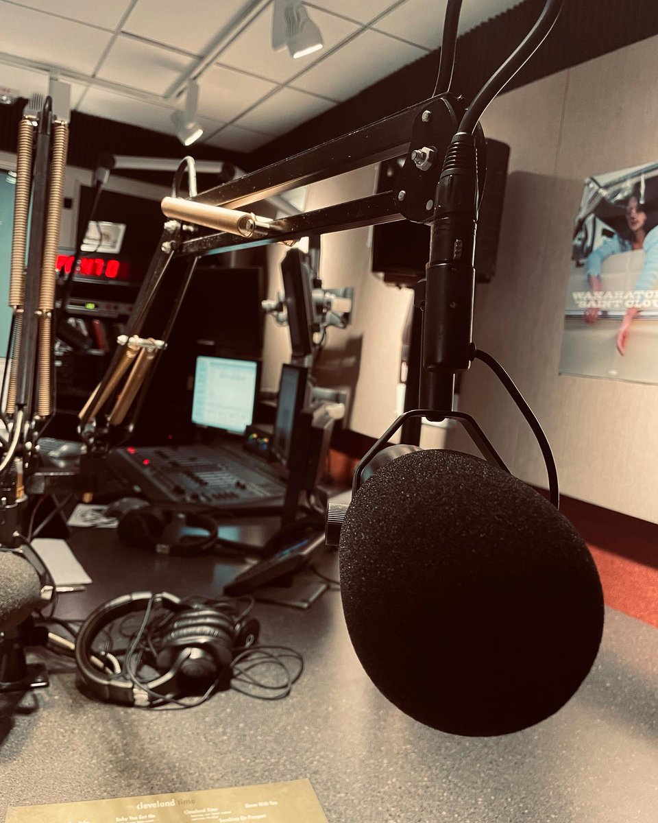 MatthewAlecJazz's tweet photo. Thanks to @jasonpmeyers for the interview yesterday on @WJCU887 plugging the show this Friday with Tom Malone at @BopStopTMS
#matthewalec #tombonesmalone #wjcu https://t.co/DTIZZP0Cc9