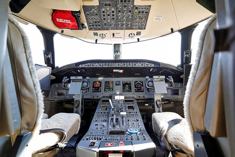 GlobalAir's tweet image. 2007 Global XRS FOR SALE

ADS-B, Primus Elite DV-875 LCD's, WAAS/LPV, FANS 1A+, TT 3079 hrs, and more.

Check out the aircraft specs at the link in our bio or reach out to @HopkinsonACSale 

#bombardierjets #bombardierglobal #bombardierglobalxrs #globalxrs #globalxrsjet