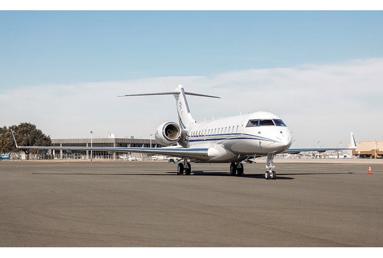 GlobalAir's tweet image. 2007 Global XRS FOR SALE

ADS-B, Primus Elite DV-875 LCD's, WAAS/LPV, FANS 1A+, TT 3079 hrs, and more.

Check out the aircraft specs at the link in our bio or reach out to @HopkinsonACSale 

#bombardierjets #bombardierglobal #bombardierglobalxrs #globalxrs #globalxrsjet