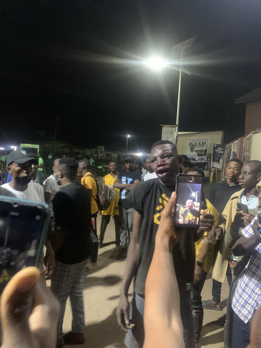 futasugovt's tweet photo. JUST IN:
One of the declared-wanted FUTA bullies, addressed as Tallest has been nabbed tonight at South Gate and properly dealt with before being handed over to the civil defense officers!!!
#SayNoToExtortion @AkureHowFar @YemieFash @AKURECITY @akureketical https://t.co/ya23PnVNF2