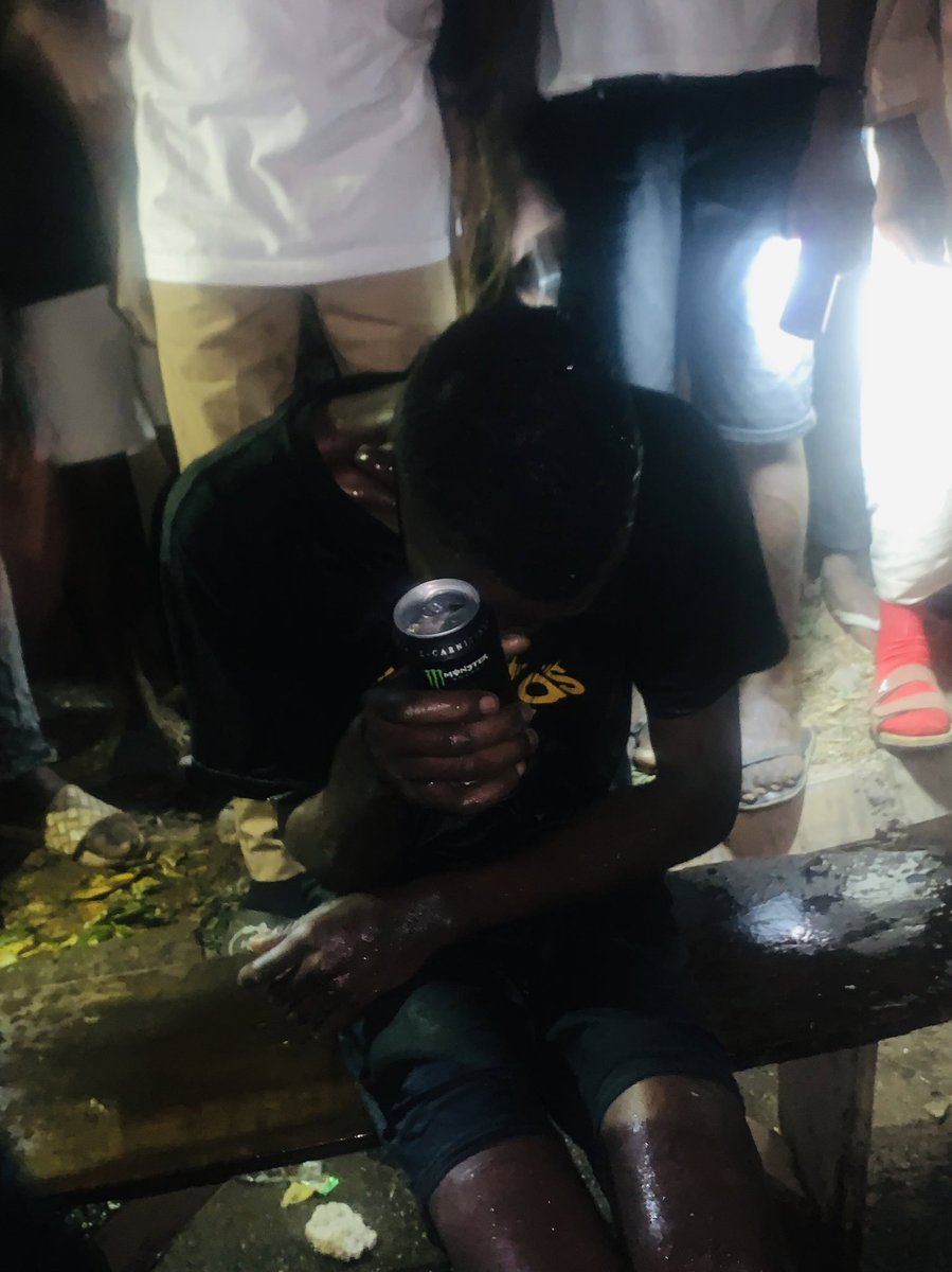 futasugovt's tweet photo. JUST IN:
One of the declared-wanted FUTA bullies, addressed as Tallest has been nabbed tonight at South Gate and properly dealt with before being handed over to the civil defense officers!!!
#SayNoToExtortion @AkureHowFar @YemieFash @AKURECITY @akureketical https://t.co/ya23PnVNF2