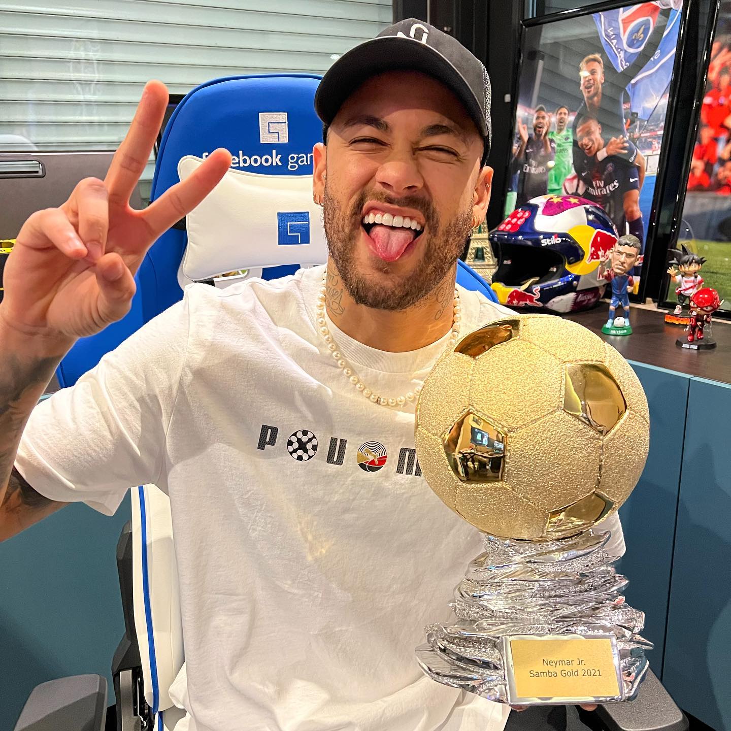 GOAL on Twitter: &quot;Neymar wins the Samba Gold award for being the best  Brazilian footballer in Europe for 2021 🏆 📸: @neymarjr  https://t.co/Nobz6JckAc&quot; / Twitter
