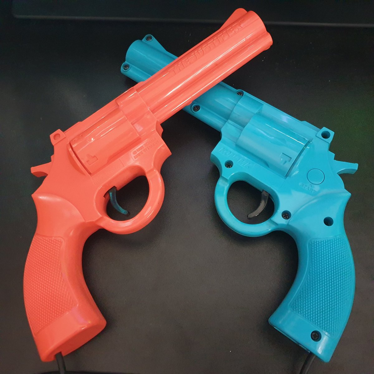 AneurynPlays's tweet photo. Just paid off #LethalEnforcer on the #SNES with both Justifier light-guns. They also threw in a Honey-bee Turbo SNES controller, which has seen some better days. Just opened it up to find all of the turbo switches are busted. I'll fix it though!
#RetroGaming #GamersUnite https://t.co/ybWYJ67LFq