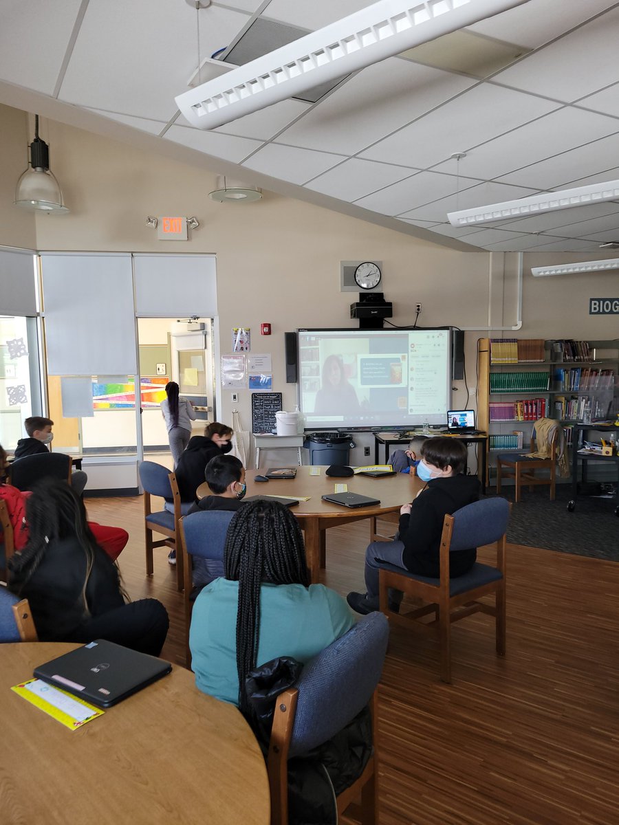 Dearoleorangeb1's tweet photo. Jefferson students enjoying games based on their fav books this #WRAD kickoff on Scholastic Home Base and a Facebook Live talk with "I Survived" author Lauren Tarshis. @spaul6414 #jeffstrong #jeffbestyearever https://t.co/fdE6CfaH7N