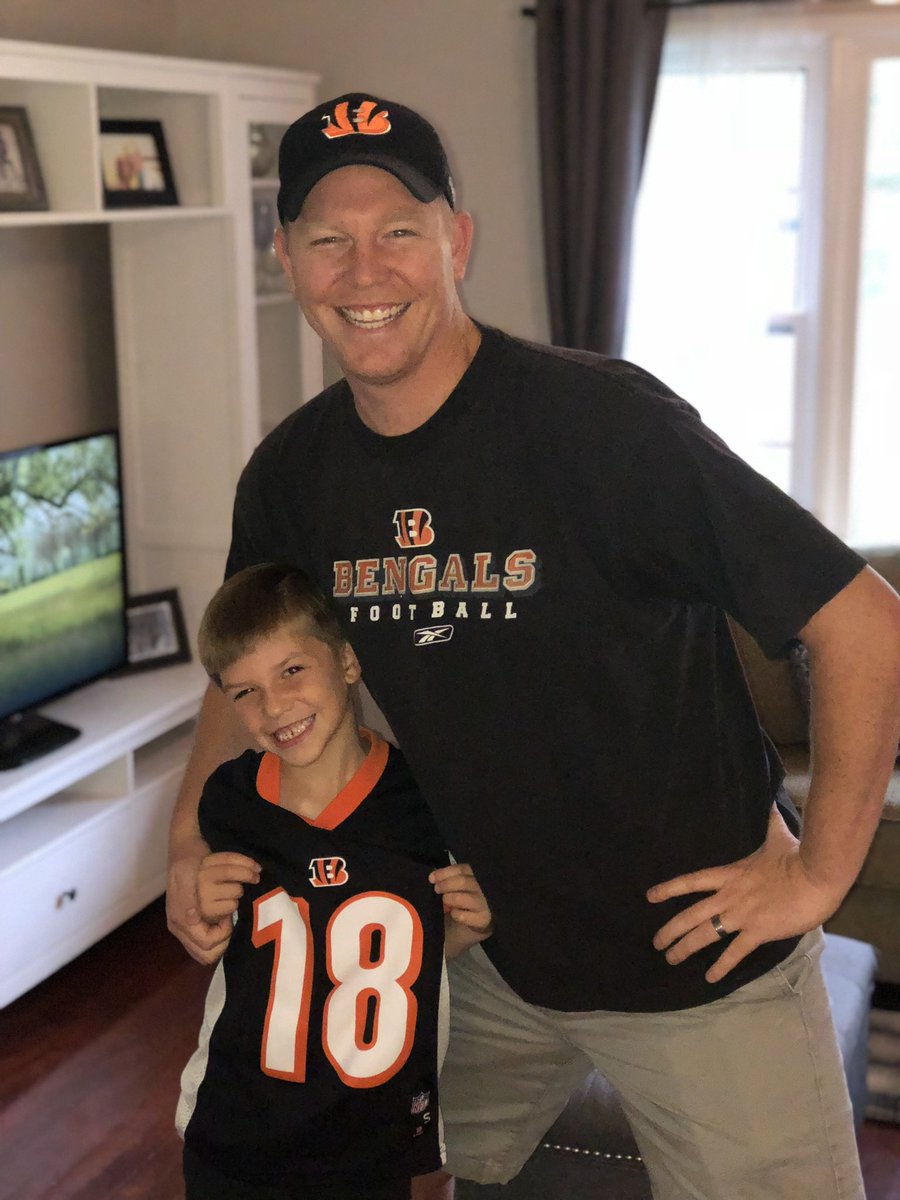 MLFredrickson's tweet photo. @JimIrsay my husband is the biggest Bengals fan. He has loved them his whole life. You would make his lifelong/childhood dream come true if he could see them play in the Super Bowl. We love him so much and this would mean the world to him! #BengalsNation #WhoDey #SuperBowl https://t.co/YfVgxgjR5b