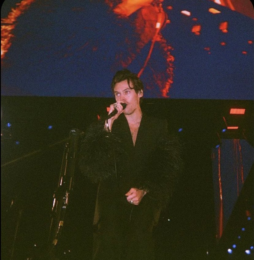 SamSAlexander's tweet image. happy birthday @Harry_Styles i love you