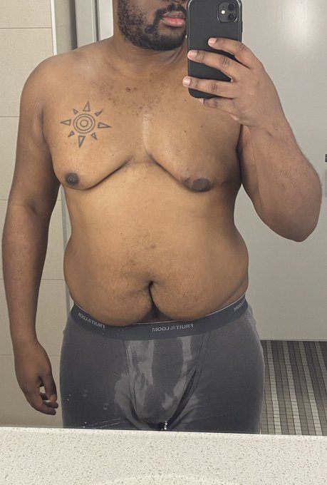 Late Night Workout Complete ✅ https://t.co/9rFwCK3xKJ<a href="/tag/feetfridays"class="tags"><span>#feetfridays</span></a>