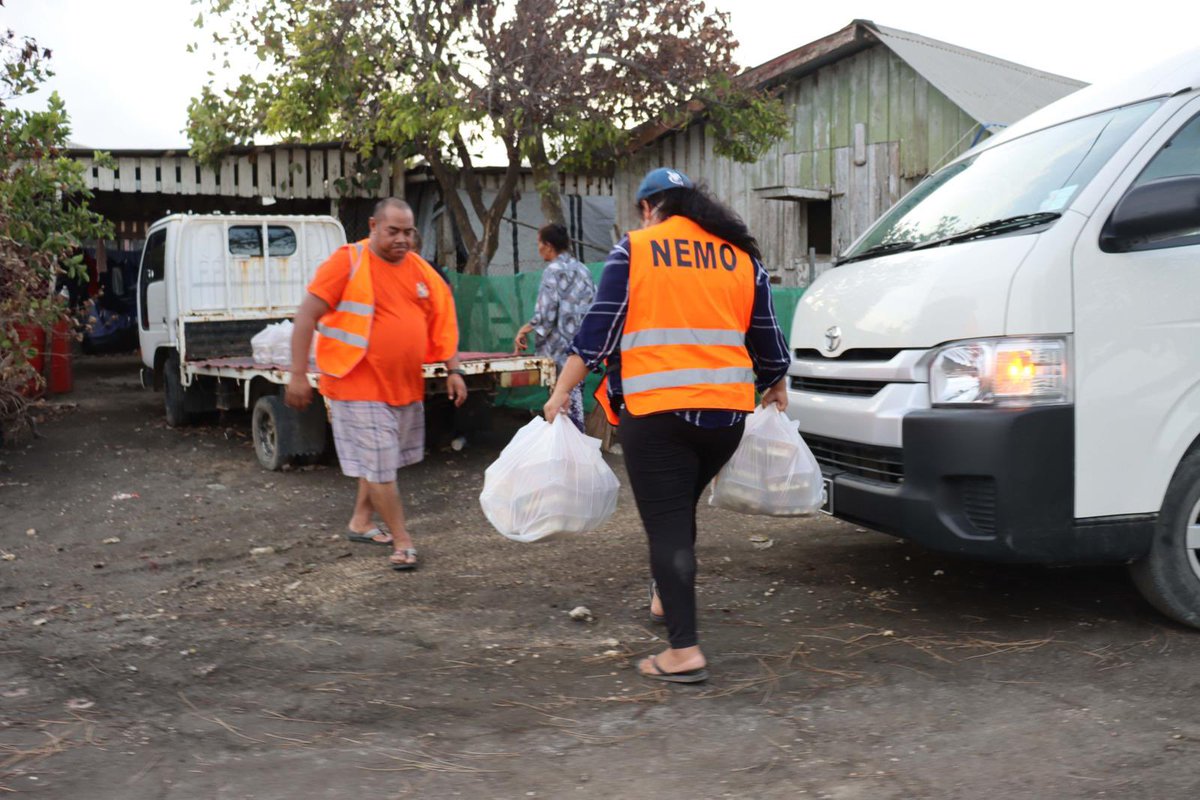 chefjoseandres's tweet photo. .@WCKitchen arrived today to Tonga delivering dry goods, solar lamps etc and we’ve been producing meals with many local restaurants for few days already…..we are next to your people….thanks for what you are doing #ChefsForTonga https://t.co/e47N5dfoTI