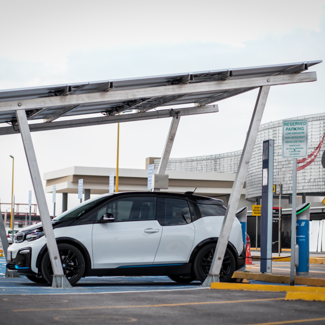 edrive_mx's tweet photo. Este punto de carga es otra estación del corredor eléctrico de BMW instalado por E-DRIVE en puntos estratégicos para que la comunidad EV pueda hacer viajes largos con su vehículo eléctrico.
@BMWMex #chargenow #evcharging #emobility #EV #GreenLive #VehículoEléctrico #Innovación https://t.co/iy1FyMnhOd