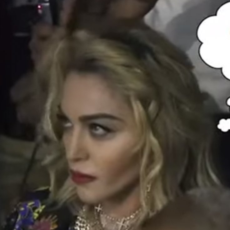 rayofsecrets's tweet photo. if looks could kill https://t.co/BePdbmojBy