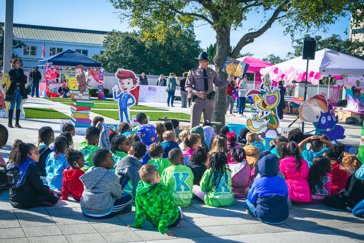 MyFLFamilies's tweet photo. Happy Children’s Day! Today, we were joined at the Capitol in Tallahassee with families, community organizations, and child welfare advocates alike to celebrate Florida’s children! https://t.co/z36wnGGWoU