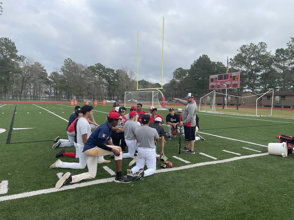 ajacinto3's tweet photo. @TrackWestfield and @westfieldbsball putting in the work for upcoming season https://t.co/53n8aOfTkW