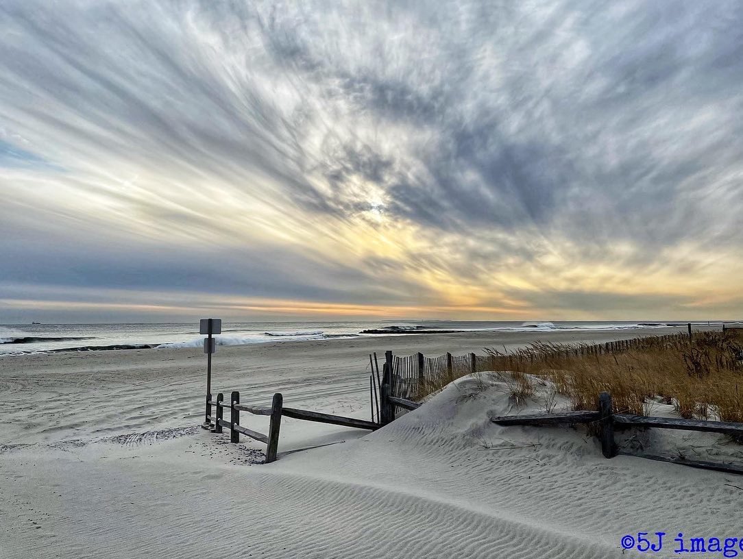 5jImages's tweet photo. #femalephotographer #naturephotos #nikon #nyc #touristinmyowntown #sunset #sunrise #beachlife https://t.co/F86xYZGzmm
