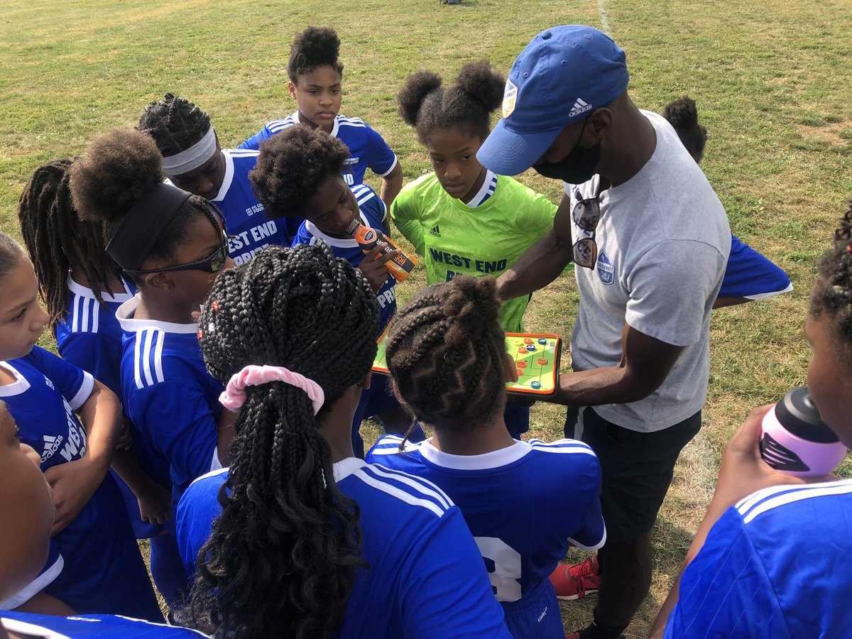 FCCF is looking for energetic volunteer coaches for our West End Pride SAY soccer teams! Coaches will be required to lead practice sessions once a week, have matches on weekend mornings and afternoons, hold a preseason Meet The Team night, and have a postseason awards celebration