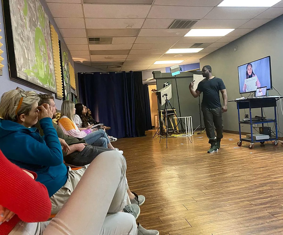 drewshef23's tweet photo. Acting class🎥🎬 this week was amazing. I have raised the stakes each week and everyone keeps surprising me as well as themselves, its a beautiful thing to watch progress and confidence happen.
 #fortworthactorsstudio #fortworthfilm #actingclass #oncamera #film #TV #movies #texas https://t.co/wOGuxDOK7V