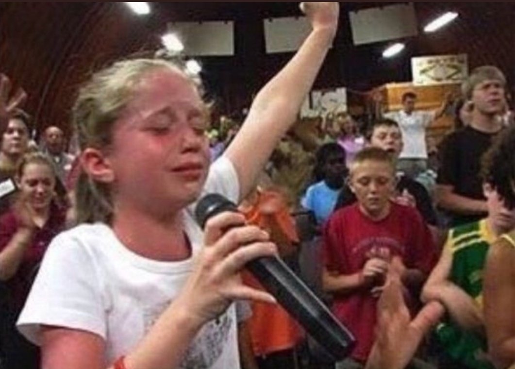 Todos cuando tini stoessel canta acércate 🥺✨