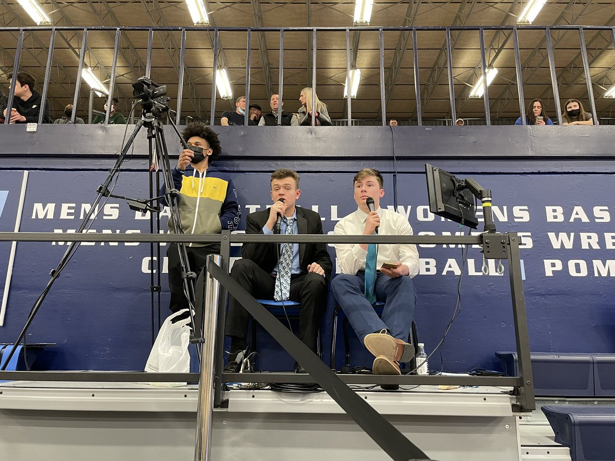 Northmen_AD's tweet photo. Big game equals big wardrobe. Looking good tonight fellas! #broadcastgoals @KeatonSmithTake @Northmen_OPHS @N2SportsOakPark @carreradominicc https://t.co/c01K4ri7bR