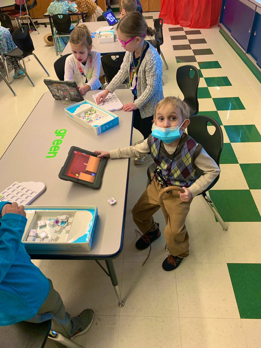 Anna V. Blake tweet media