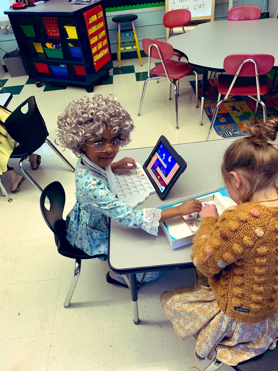 Anna V. Blake tweet media