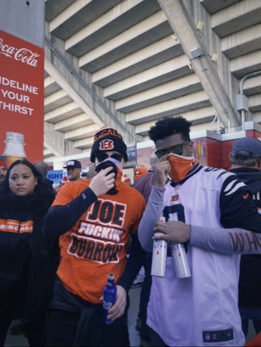 Jforce0's tweet photo. @JimIrsay Been a fan my entire life! The transformation over the years have been crazy. I still remember begging my mom to go to Ochocincos youth football camp in Miami years ago. Finally got to see my squad this weekend at arrowhead and balled my eyes out. Help a college kid witness this! https://t.co/BeF4iYl1rJ