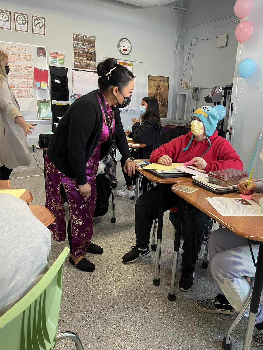 CCCS_School's tweet photo. Good Things: Ms. Vong is sharing knowledge of her culture and teaching scholars about the meaning and theme of prosperity during Chinese New Year. #CCCSK8 #gcc_charters #werise #ChineseNewYear #Phoenix https://t.co/32ysM0UPfV