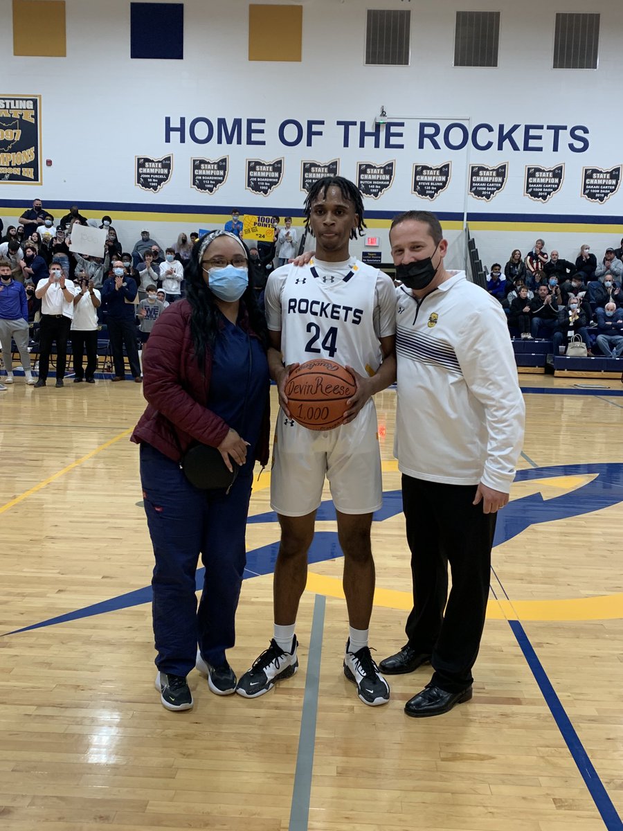 1RocketAD1's tweet photo. Devin Reese hits 1000 points!!
Congratulations Devin!🏀 https://t.co/CeWHZGxwsq
