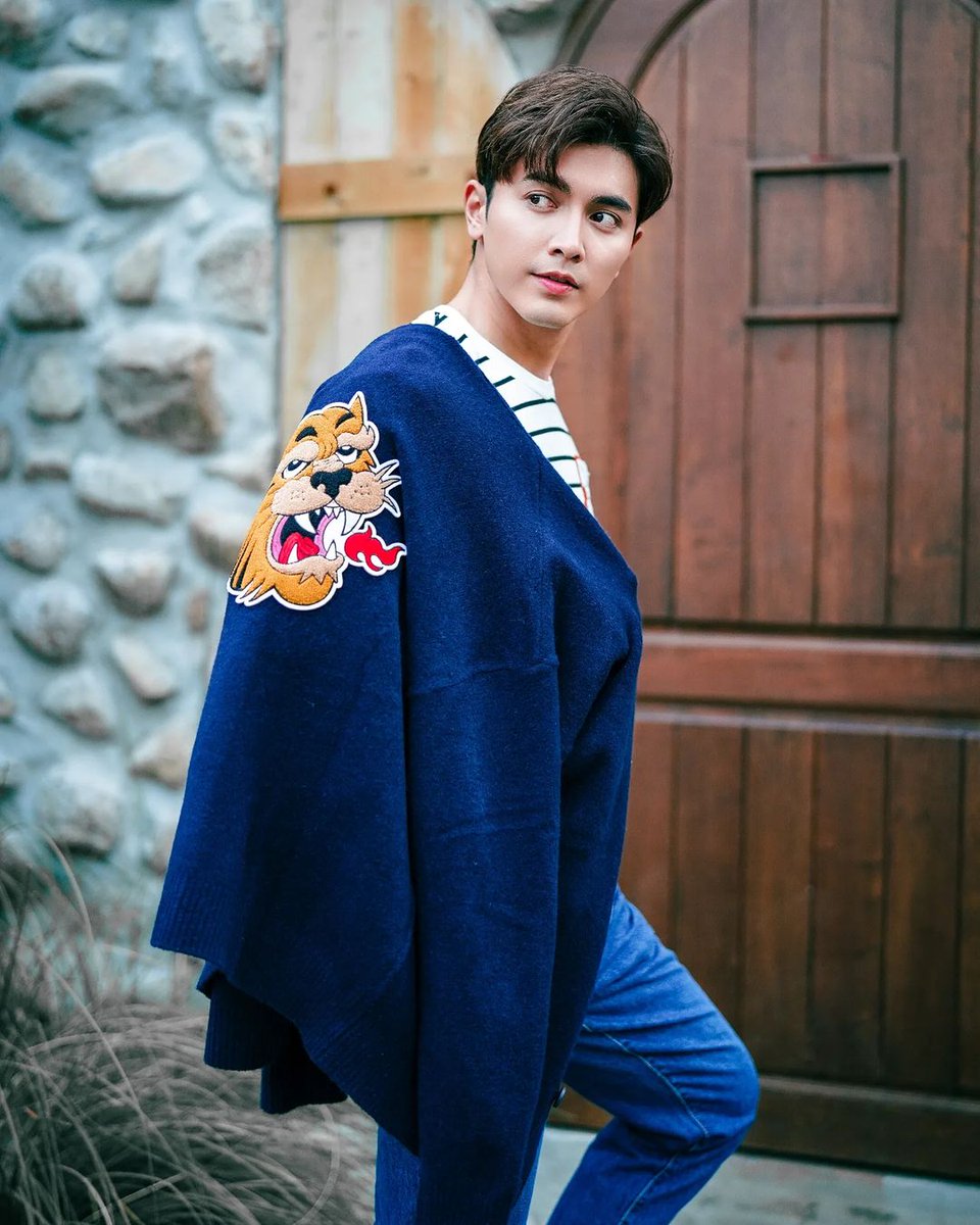 P_Nawasch's tweet photo. สวัสดีปีเสือ เศษใจเหลือๆขอเราได้ป่ะ? 🐯😅
ต้อนรับปีเสือแบบคูลๆ กับ ZARA CNY Collection แบบจัดเต็มได้แล้วที่ shop ZARA ทุกสาขาและทางออนไลน์ https://t.co/FLf3mQ3t1Y
#ZARA #ZARATHAILAND #ZARACNYCOLLECTION
#pon_nawaschnnawa 
#Pon_nawasch https://t.co/e3Lc2CClzW