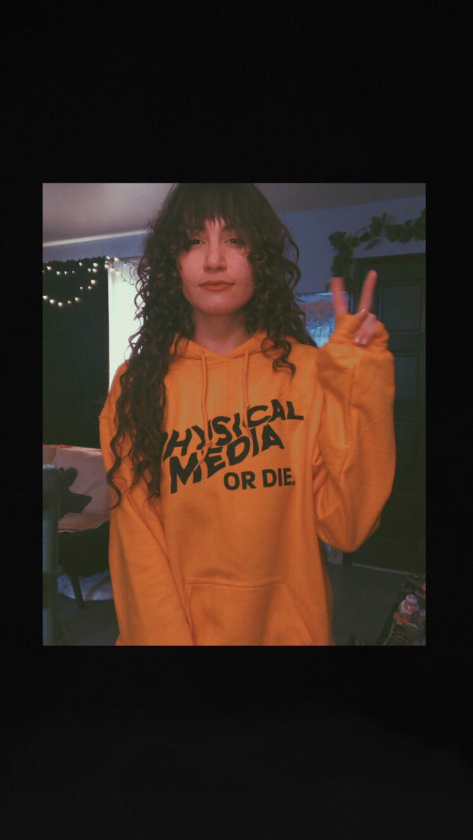 hippyfrida's tweet photo. i was gonna wait for the other one to come in but I LOVE IT TOO MUCH , THIS COLOR <3🧡💛🧡 @sarahmhawkinson  ✨ https://t.co/5hjHc4x11k