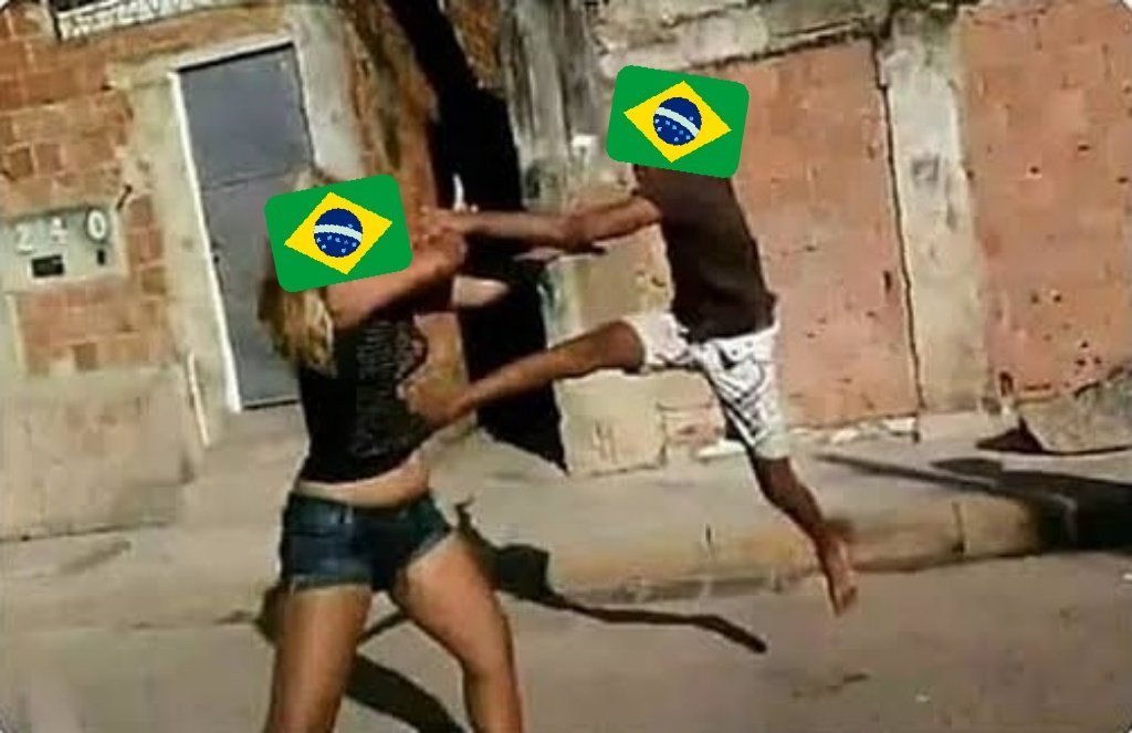 IGabu_'s tweet photo. Enquanto isso os torcedores #SeleçãoBrasileira #BRAxPAR https://t.co/m11VAZw8fH