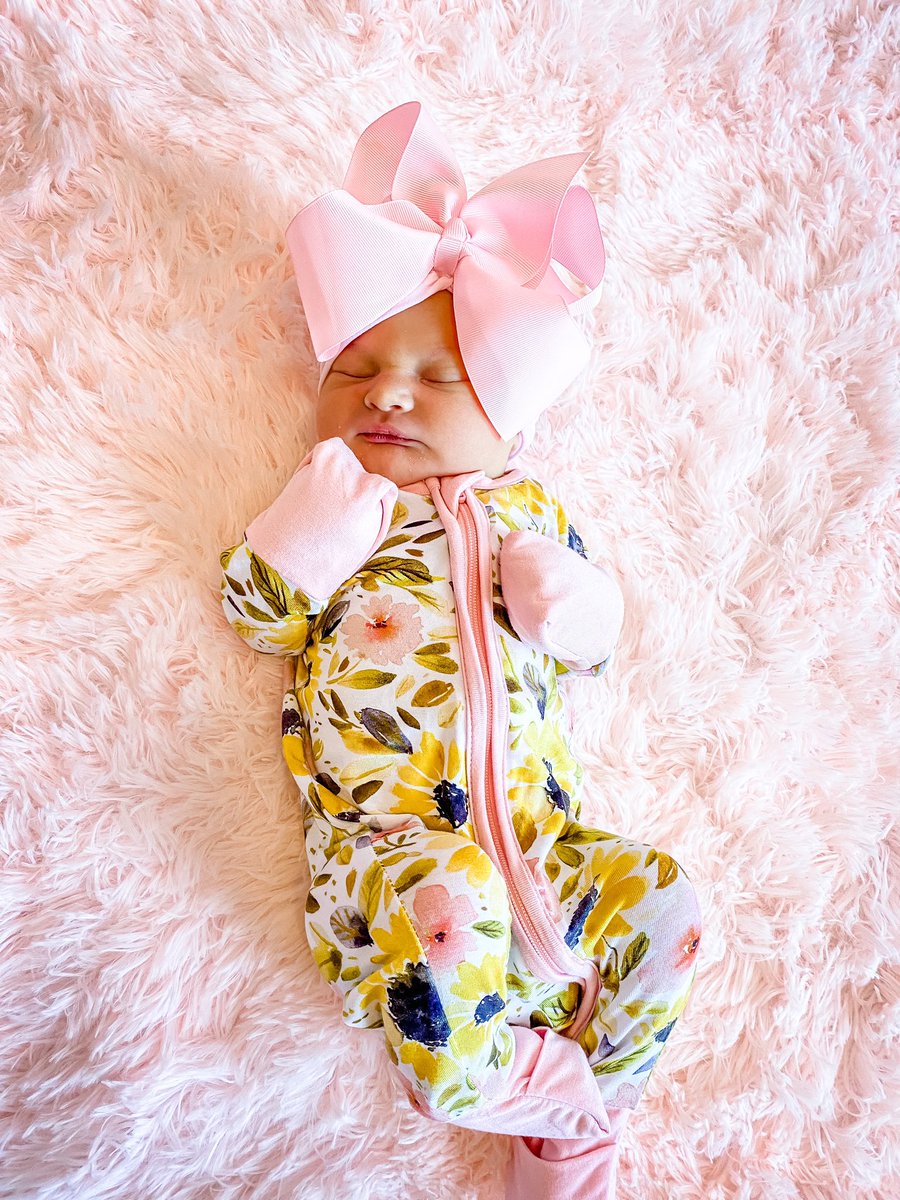 courtwallce's tweet photo. Our first week of life with our beautiful angel 💖 https://t.co/RdaMRoJq0s